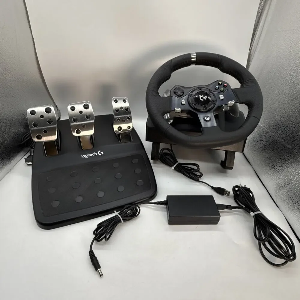 Logitech G920 Driving Force Racing Wheel and Pedals For Xbox One And PC - EUC